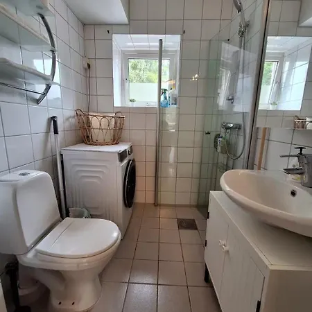 Rum i privatbostad Single In A Bright Flat Close To